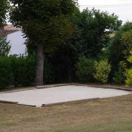 Le Clos Des Oiseaux Saintes Exterior photo