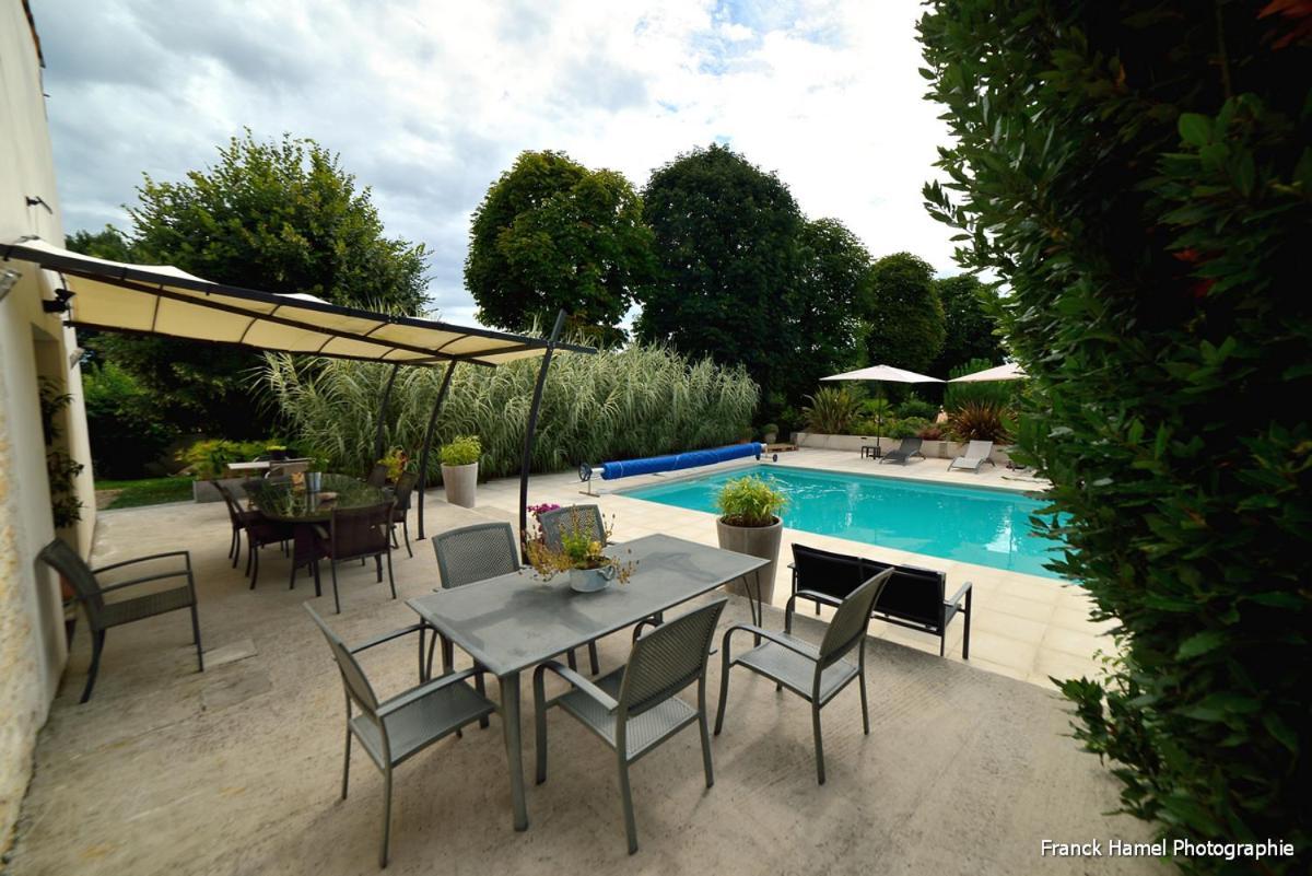 Le Clos Des Oiseaux Saintes Exterior photo