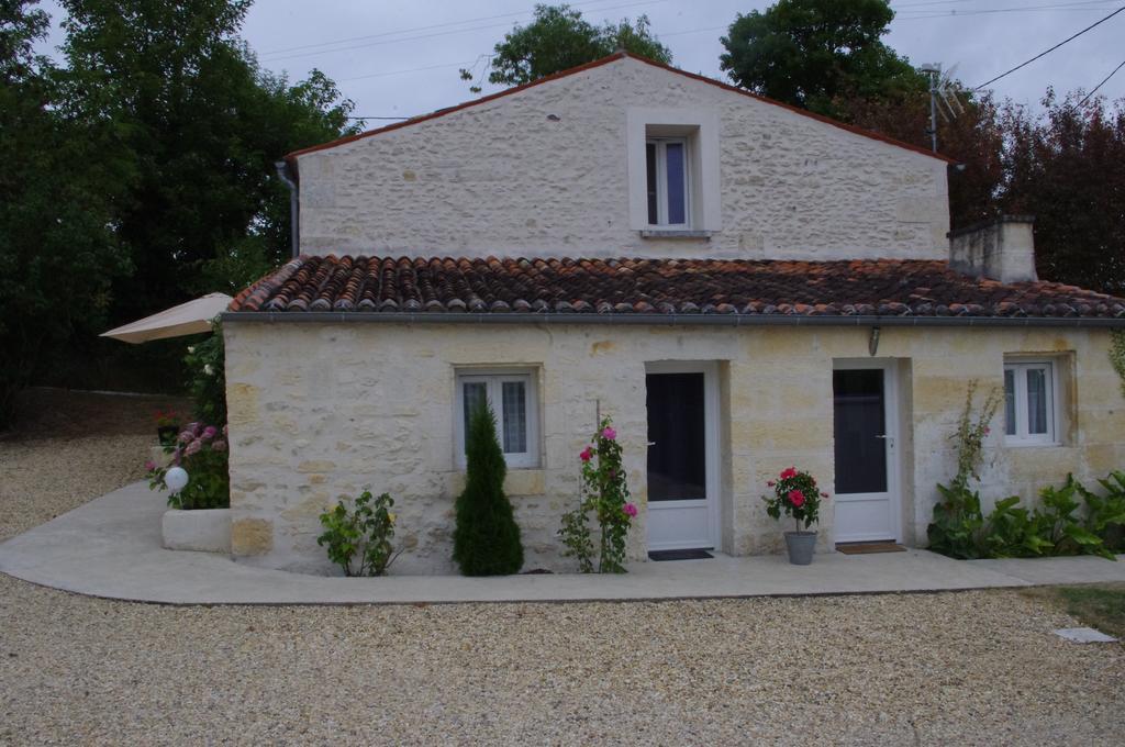 Le Clos Des Oiseaux Saintes Exterior photo