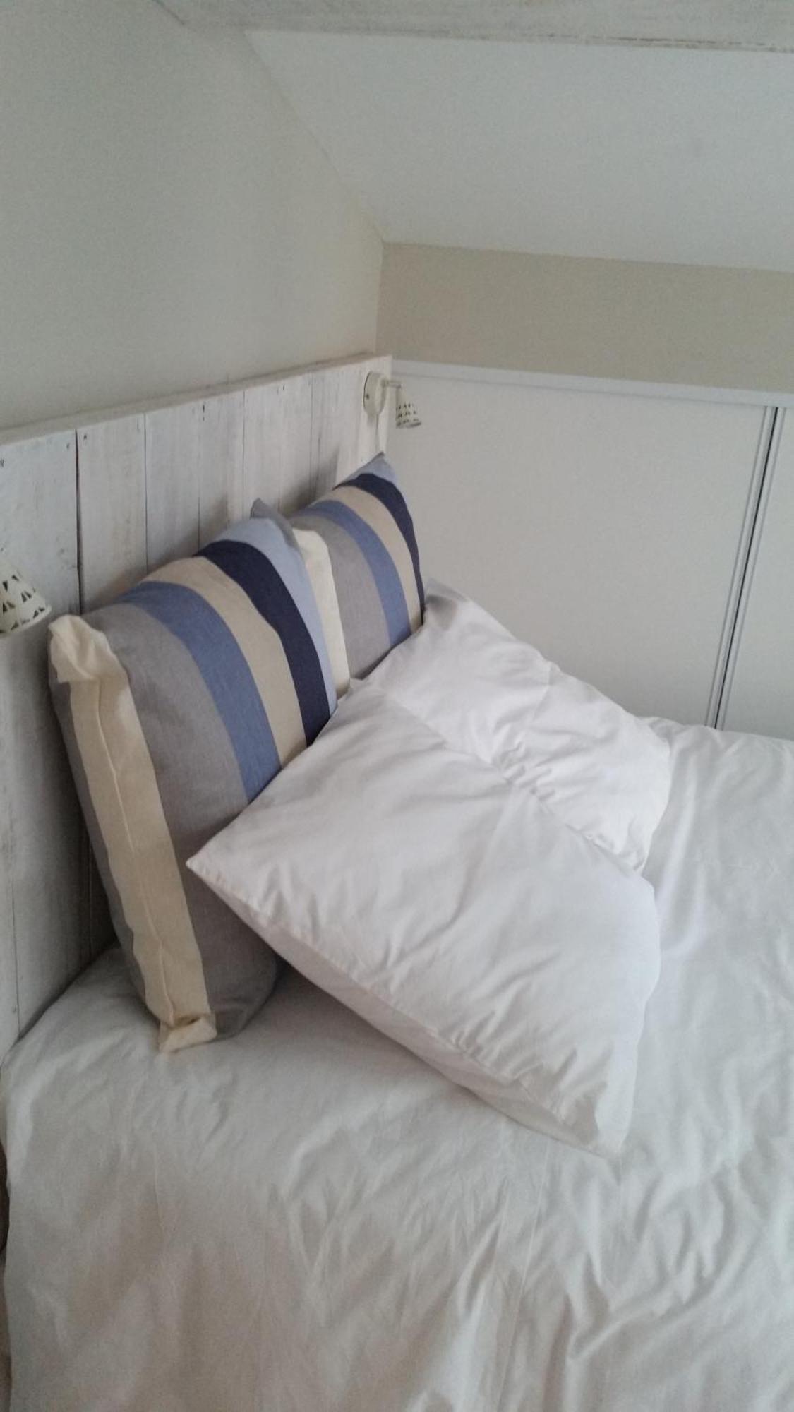 Le Clos Des Oiseaux Saintes Room photo