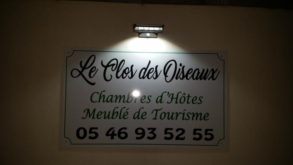 Le Clos Des Oiseaux Saintes Exterior photo